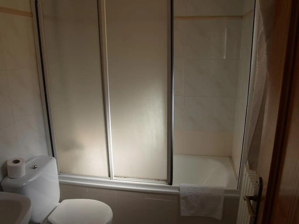 Hostal Barnes Santa Cristina d'Aro Guest house